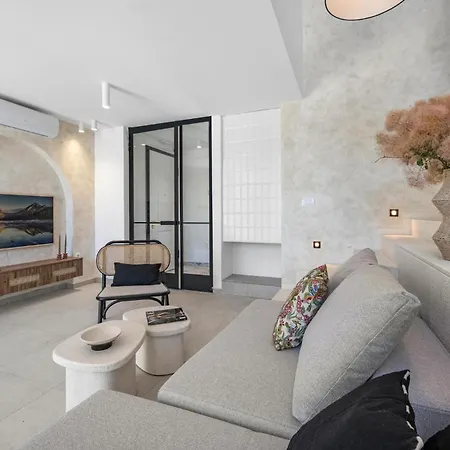 4 Bedroom Gorgeous In Semesterbostad Bilice