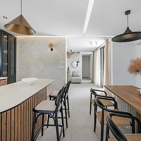 Semesterbostad 4 Bedroom Gorgeous In