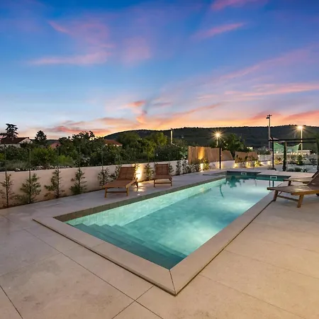 4 Bedroom Gorgeous In