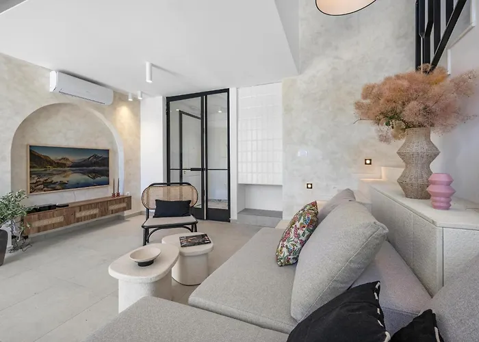 4 Bedroom Gorgeous In Holiday home Bilice