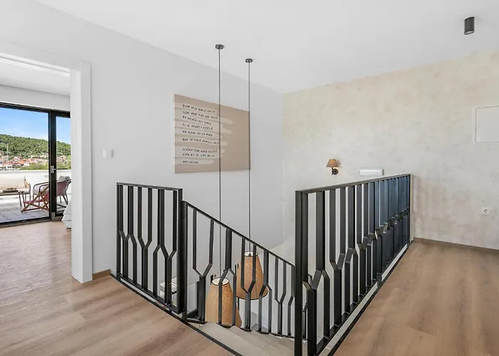 4 Bedroom Gorgeous In *