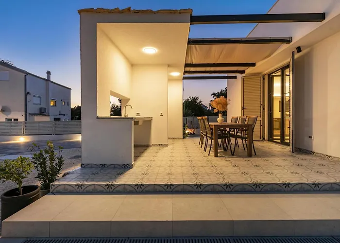 4 Bedroom Gorgeous In *