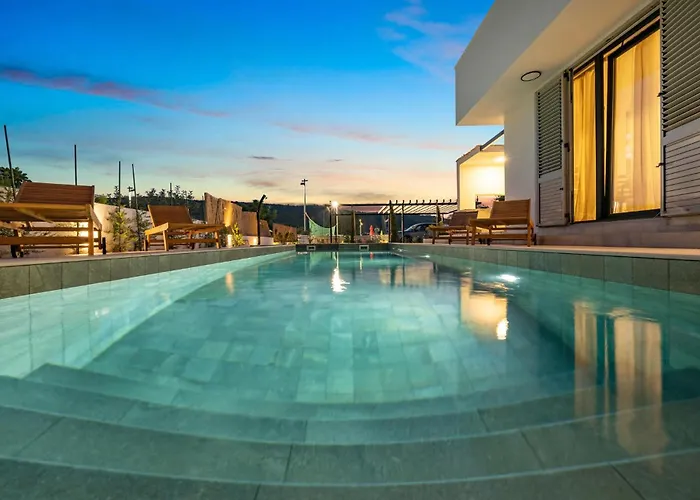 4 Bedroom Gorgeous In * Bilice