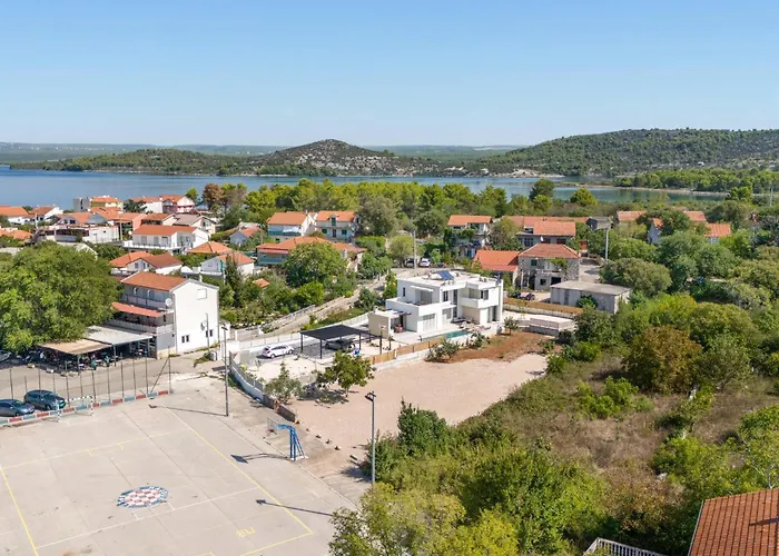 Holiday home 4 Bedroom Gorgeous In